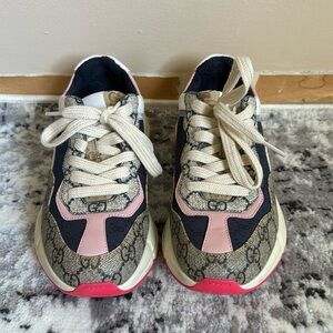 Gucci colorful size 6 sneakers rarely worn